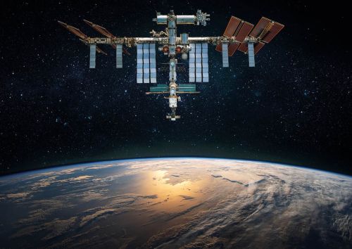 ISS krążący wokół Ziemi